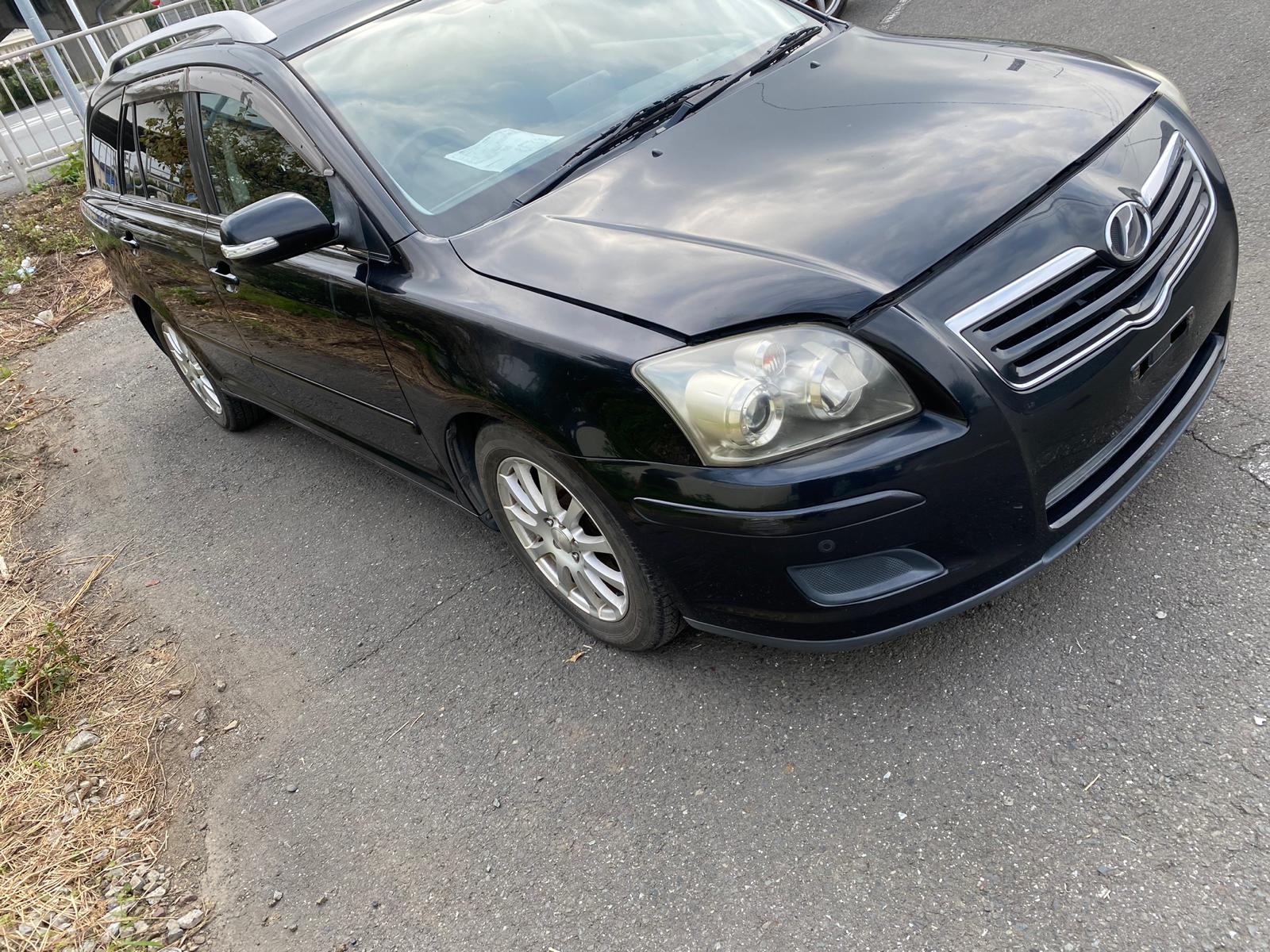 Авто по запчастям на Toyota Avensis Wagon AZT250W