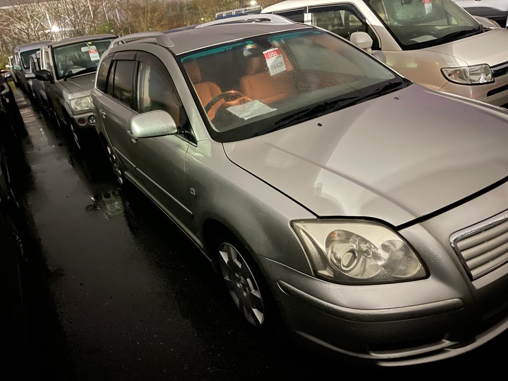 Авто по запчастям на Toyota Avensis Wagon AZT250W