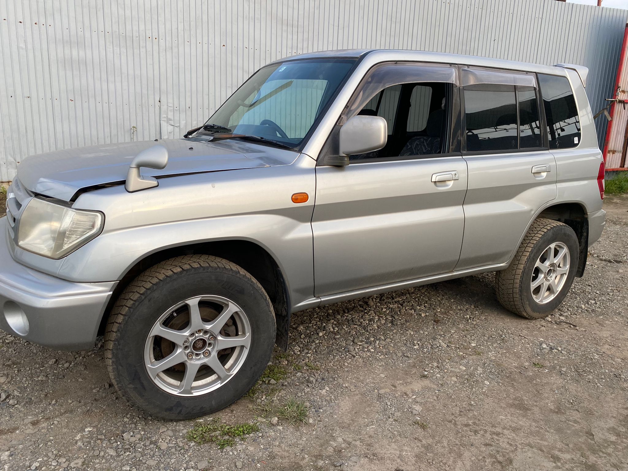 Авто по запчастям на Mitsubishi Pajero Io H76W