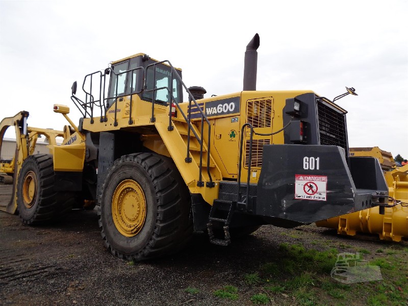 Погрузчик 600. Komatsu wa600. Комацу WA 600. Погрузчик фронтальный Коматсу wa600. Komatsu wa600-6.