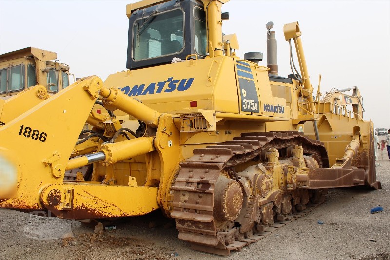 Бульдозер komatsu d375a. Бульдозер Komatsu d375. Бульдозер Komatsu d375a-5d. Komatsu 375 бульдозер. Бульдозер Komatsu d375a-6.