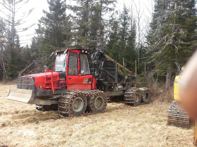 Форвардер комацу. Форвардер Komatsu 865. Форвардер Коматсу 840.4. Форвардер Комацу 855. Коматсу 865.