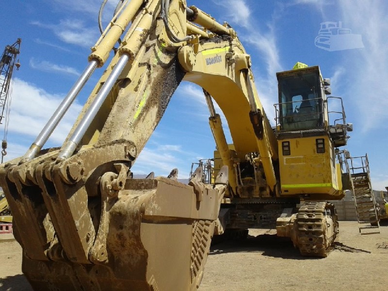 Экскаватор с обратной лопатой 0 65. Экскаватор Komatsu 2000. Рс2000 Коматсу экскаватор. Экскаватор Komatsu PC 2000. Komatsu pc2000-8.